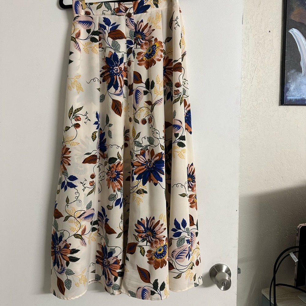 Cute flowy skirt